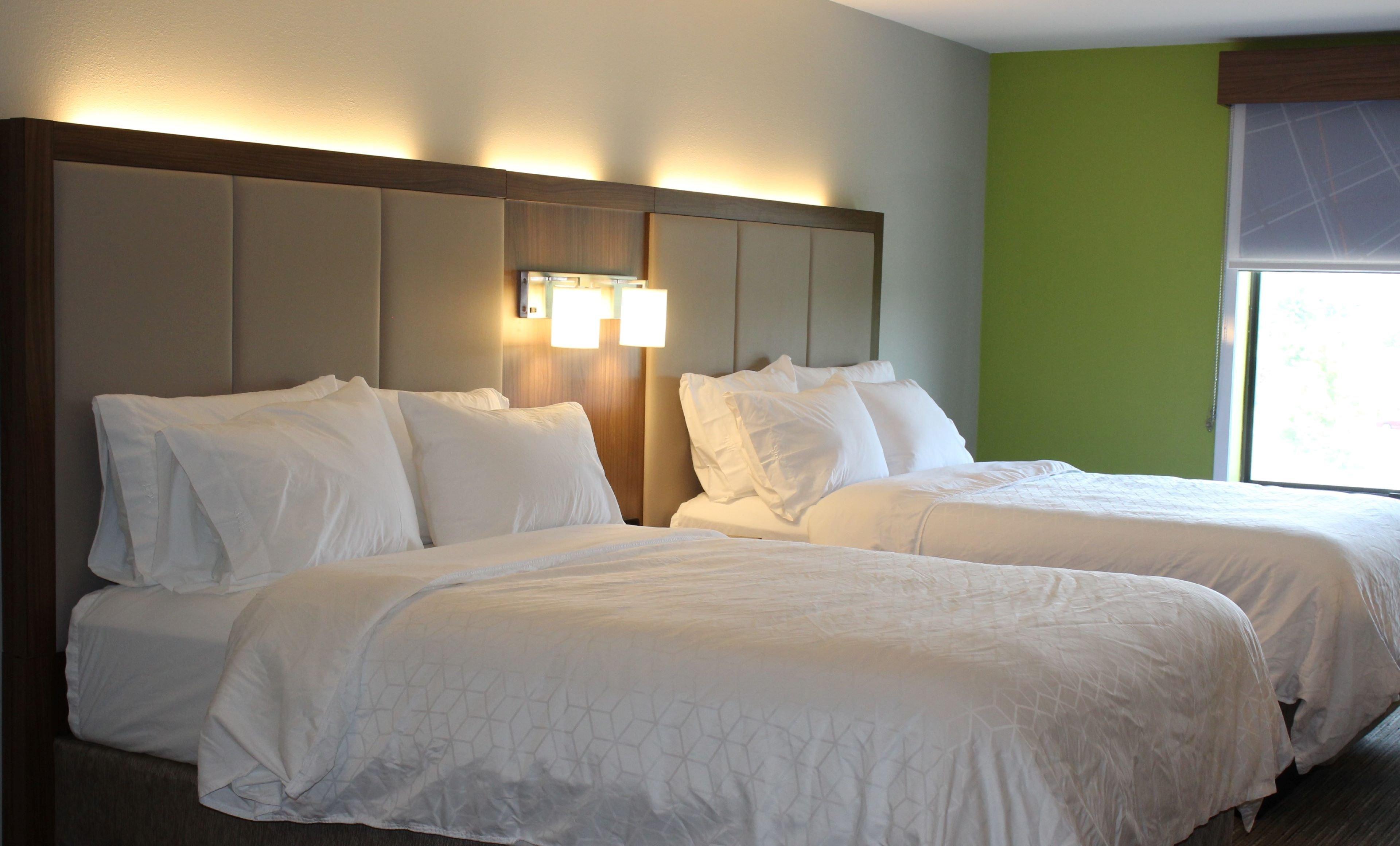 Holiday Inn Express Forest City By Ihg Exterior foto